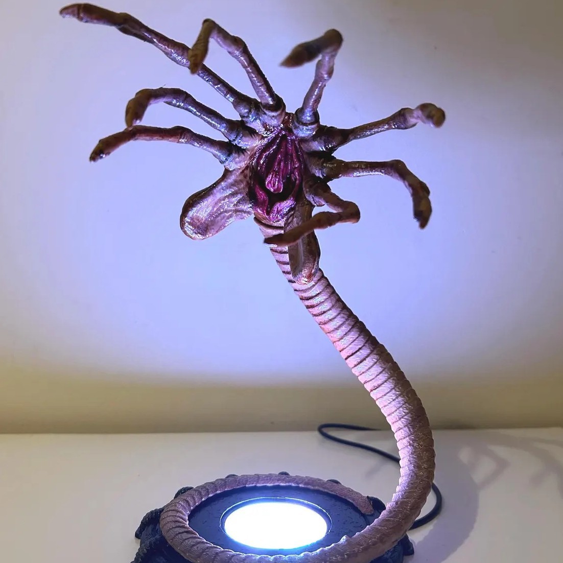Home Decor Inspo - エイリアンフェイスハガーランプナイトライト、LEDライト付き点滅ハロウィンパンプキンデコレーション、ホラー雰囲気のホームパーティーデコレーション