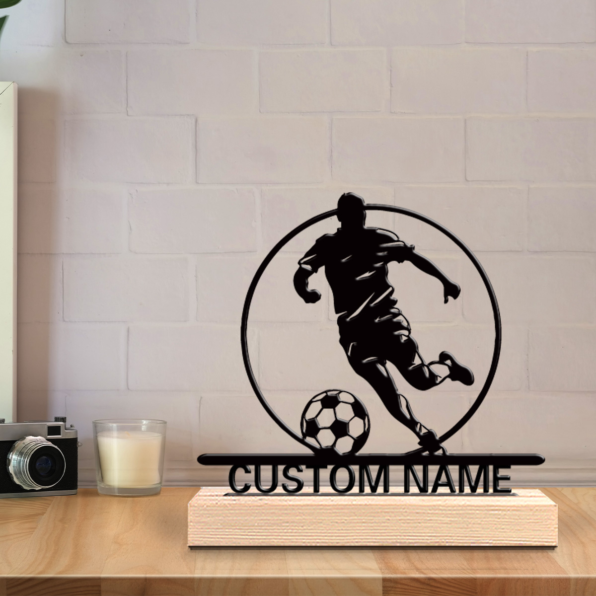 カスタムサッカー選手メタル像（名前入り）、木製台座付きテーブ - Home Decor Inspo のレビューと価格